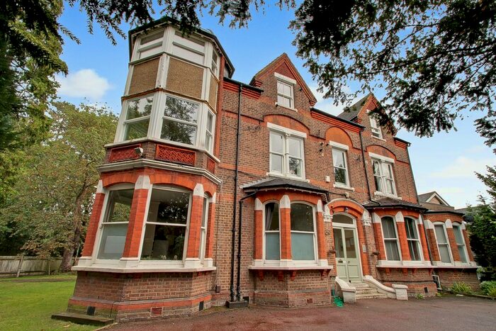 2 Bedroom Flat To Rent In Langley Road, Watford, WD17