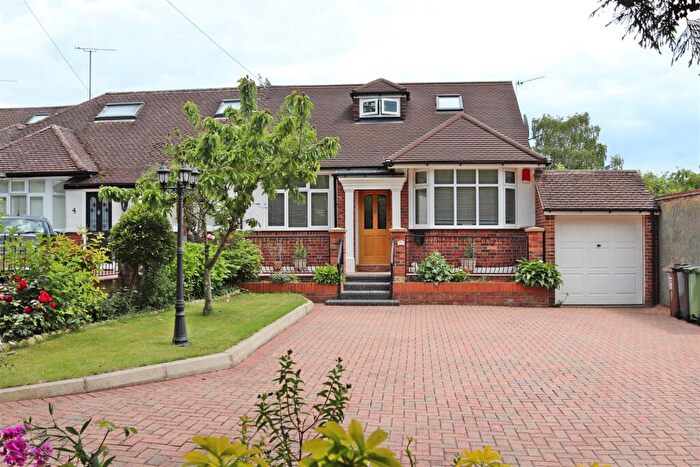 3 Bedroom Semi-Detached Bungalow For Sale In Green Lane, St. Albans, AL3