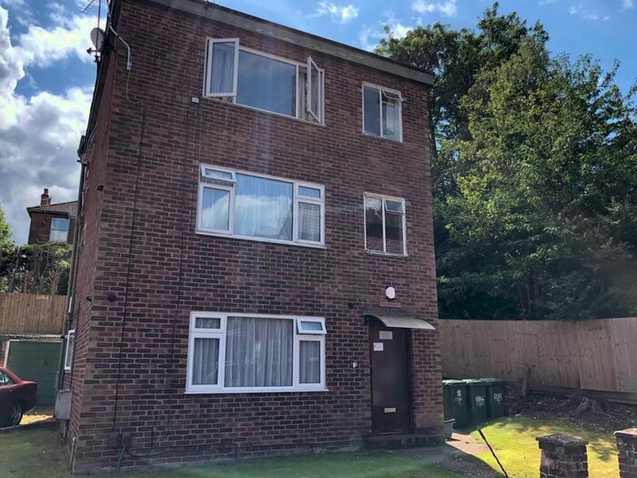 1 Bedroom Flat To Rent In Thackeray Road, Southampton, SO17