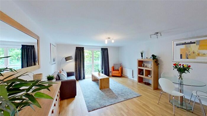 2 Bedroom Flat To Rent In Valleyfield Street, Edinburgh, EH3