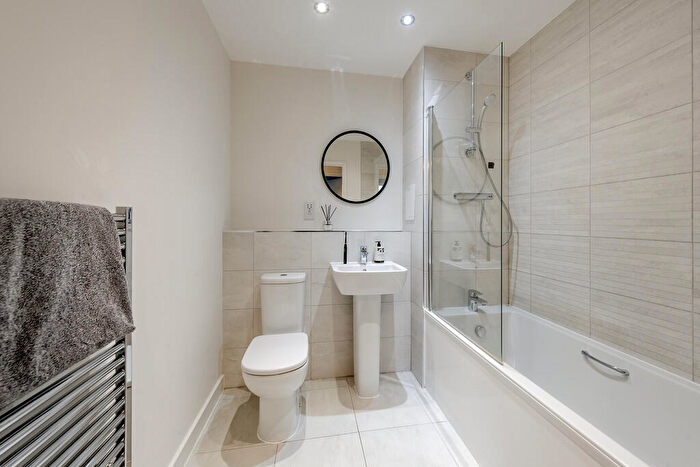 2 Bedroom Flat To Rent In Viscount House, Regency Heights, London, NW10