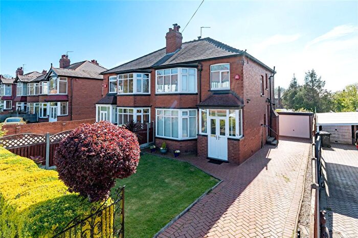3 Bedroom Semi-detached House For Sale In Montagu Place, Oakwood, Leeds, LS8