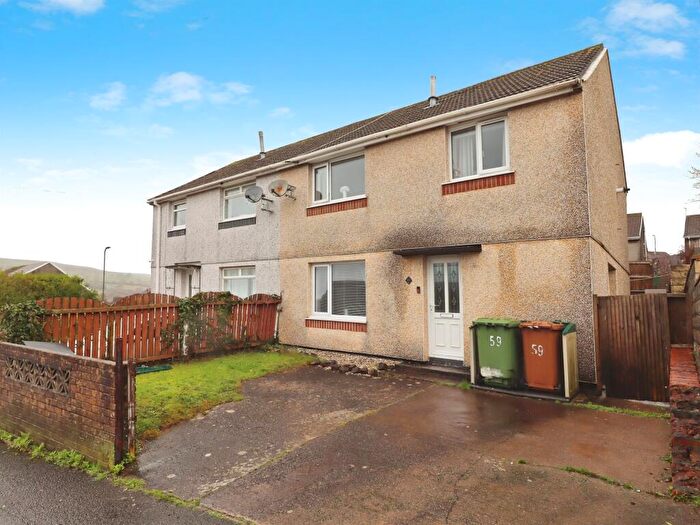 3 Bedroom Semi-Detached House For Sale In Heol Graigwen, Caerphilly, CF83
