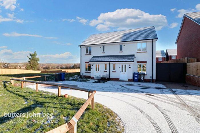 3 Bedroom Semi Detached House To Rent In Basil Grove, Newcastle, ST5