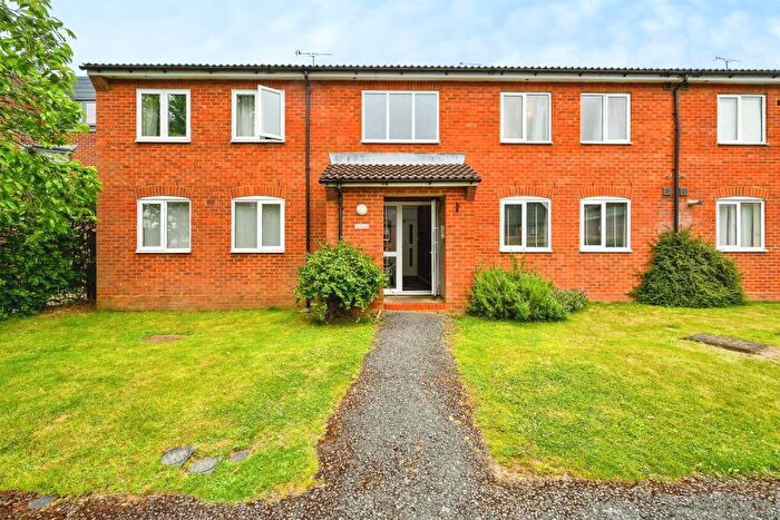 1 Bedroom Flat For Sale In Burleigh Road, St. Albans, AL1