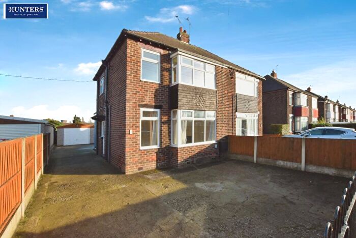 3 Bedroom Semi Detached House For Sale In Warley Road, Scunthorpe, DN16