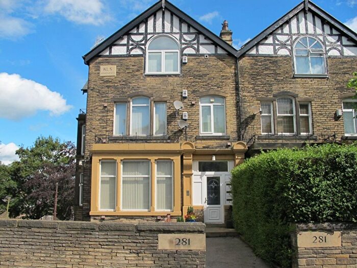 2 Bedroom Flat To Rent In Bingley Road, Shipley, West Yorkshire, BD18