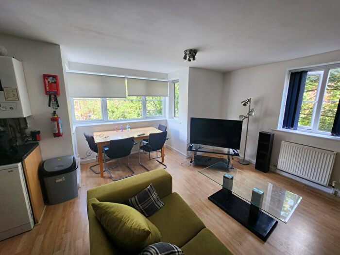 3 Bedroom Flat To Rent In Apartment, Ladybarn Lane, Manchester, M14