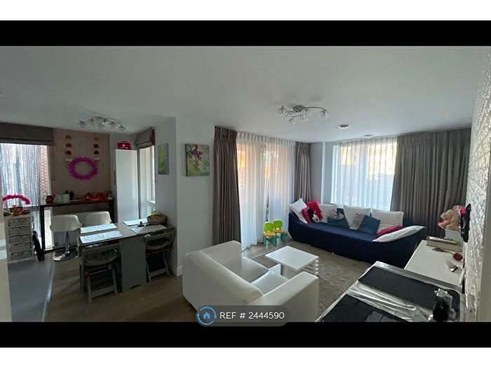 2 Bedroom Flat To Rent In Bellow House, Harrow, HA1