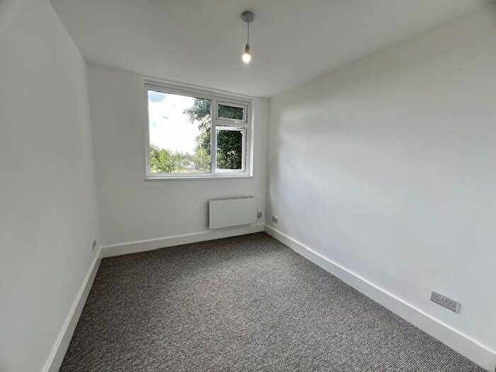 2 Bedroom Apartment To Rent In Llanishen Court, Cardiff, CF14