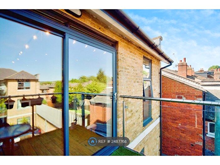 1 Bedroom Flat To Rent In Shanklin Road, London, N8