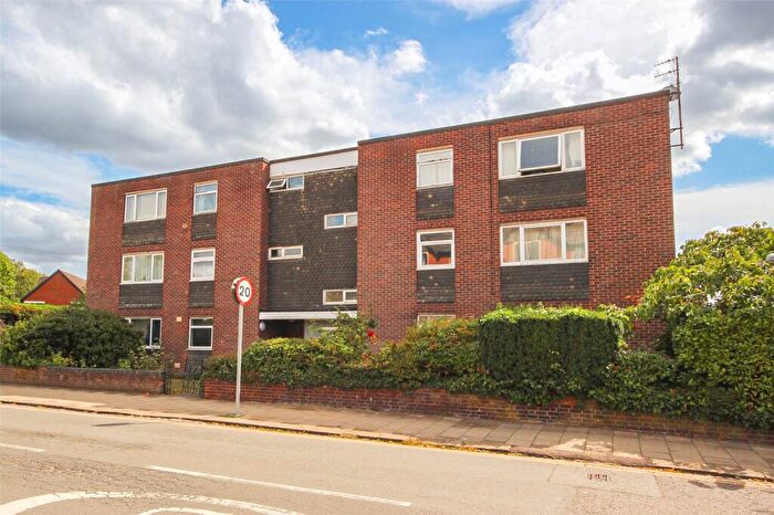 2 Bedroom Apartment For Sale In Shakespeare Road, Bedford, Bedfordshire, MK40