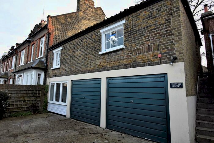 Apartment To Rent In Tranquil Vale, Blackheath, SE3