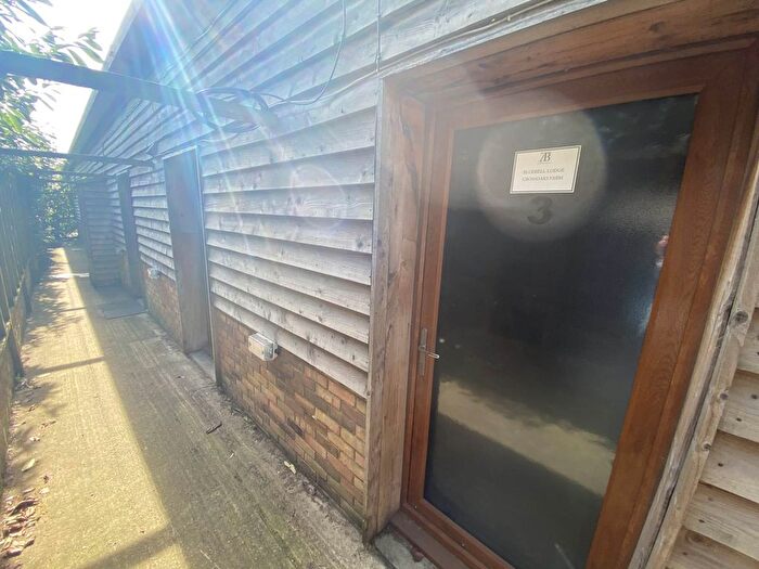 1 Bedroom Lodge To Rent In Crossoaks Farm, Borehamwood, WD6