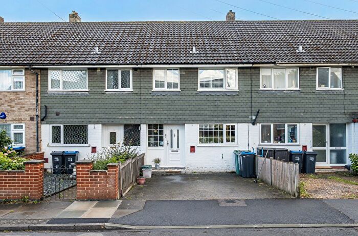 3 Bedroom Terraced House For Sale In Malvern Close, Mitcham, CR4