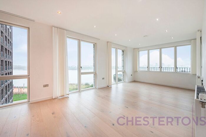 2 Bedroom Flat To Rent In Baillie Apartments, Lock Side Way, E16