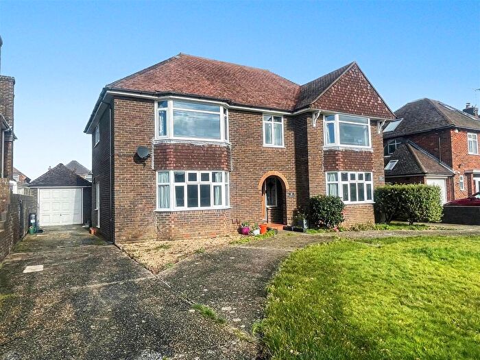 2 Bedroom Flat To Rent In Goring Road, Goring-By-Sea, Worthing, BN12