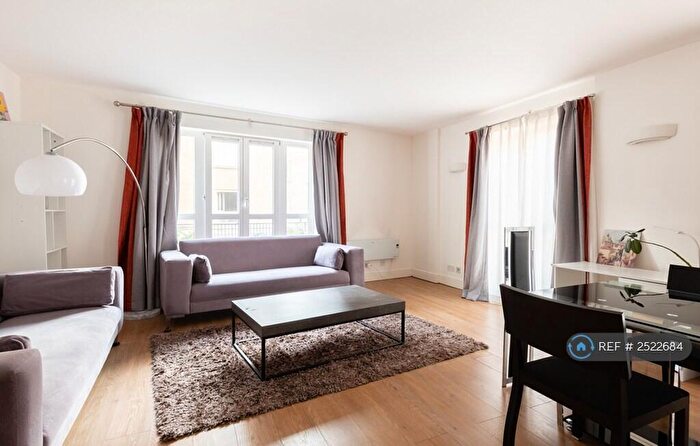 2 Bedroom Flat To Rent In Cornell Building, London, E1