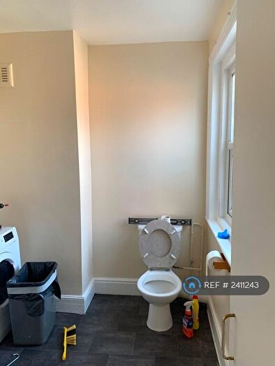 1 Bedroom Flat To Rent In Portswood Rd, Southampton, SO17