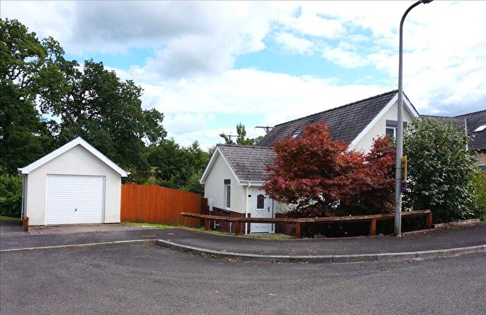 3 Bedroom Detached Bungalow For Sale In Uwch Gwendraeth, Drefach, Llanelli, SA14