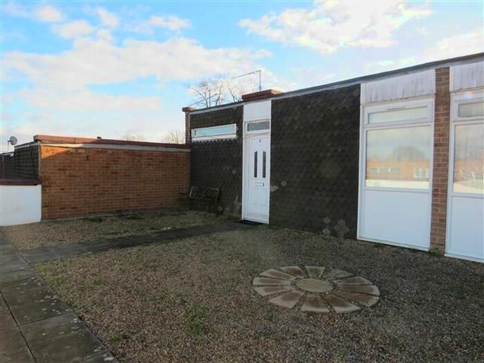 2 Bedroom Flat To Rent In Queensway, Bletchley, Milton Keynes MK2