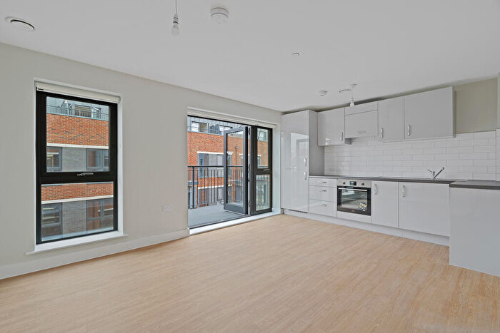 1 Bedroom Apartment To Rent In Weavers Yard, Newbury Newbury, RG14