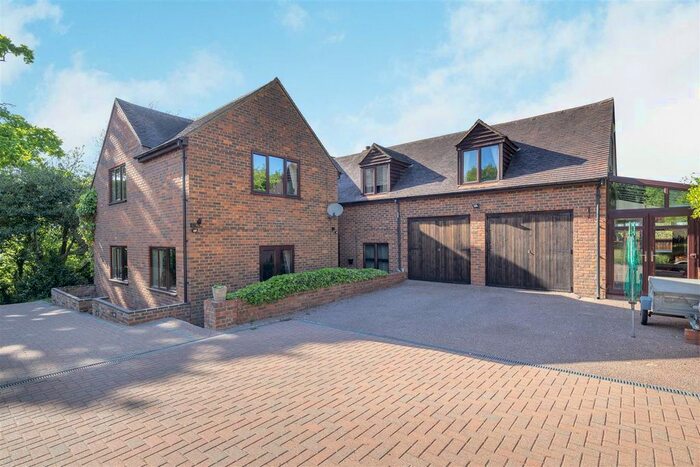 4 Bedroom Property For Sale In Hillesden, Buckingham, Buckinghamshire, MK18
