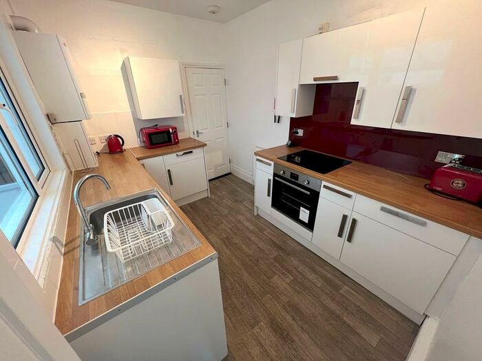 5 Bedroom Terraced House To Rent In Baileys Road, Southsea, PO5