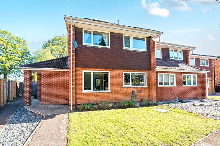 3 Bedroom Semi Detached House For Sale In Jerrymoor Hill, Finchampstead, Berkshire, RG40
