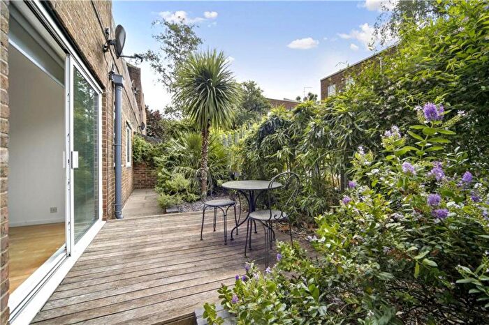 2 Bedroom Flat To Rent In St. Agnes Close, Victoria Park, E9