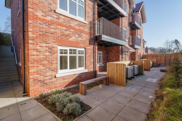 1 Bedroom Flat To Rent In Templeside Gardens, High Wycombe, HP12