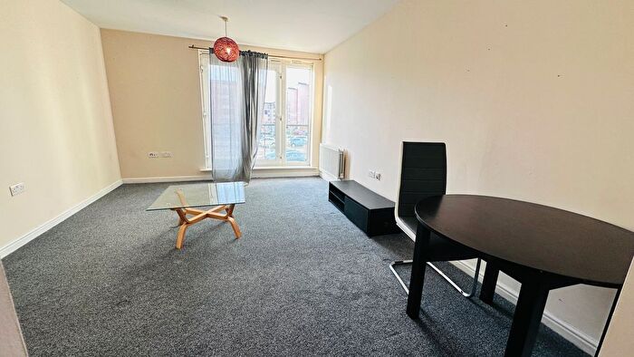 1 Bedroom Flat To Rent In Parkhouse Court, Hatfield, AL10