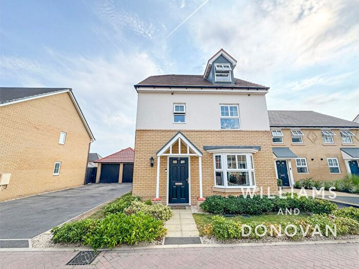 4 Bedroom Detached House For Sale In Bartons Avenue, Hullbridge, SS5