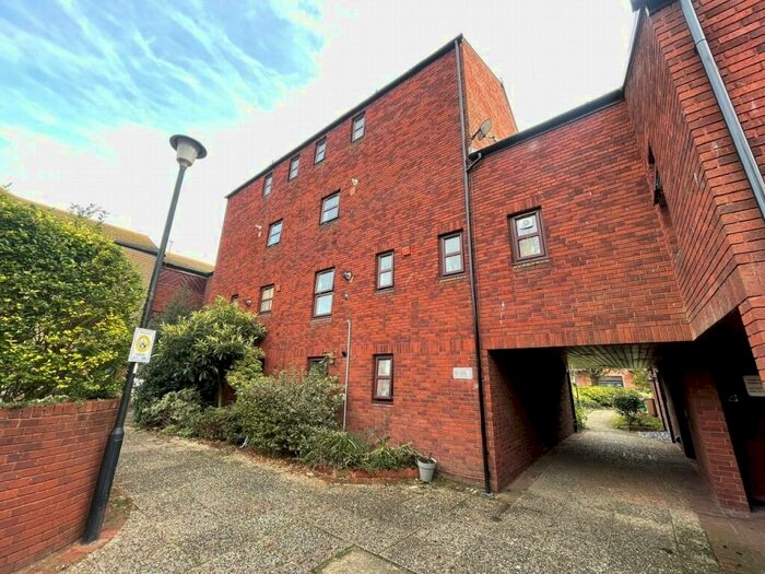 2 Bedroom Apartment To Rent In Commercial Road, Exeter, EX2