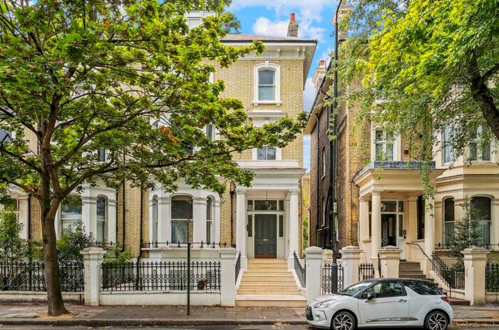 2 Bedroom Flat To Rent In Redcliffe Gardens, London, SW10