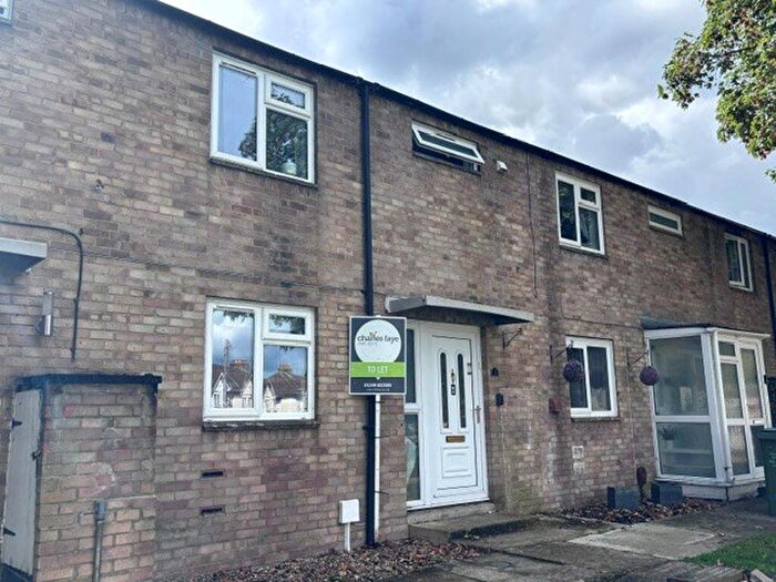 3 Bedroom Terraced House To Rent In Macaulay Square, Calne, SN11