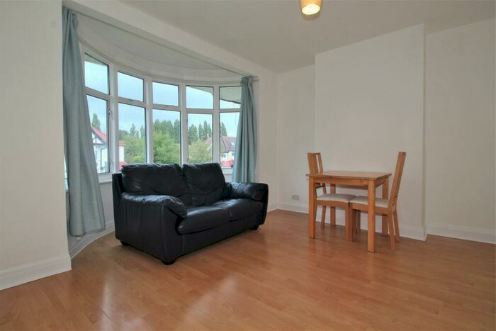 1 Bedroom Flat To Rent In Braemar Avenue, Neasden, London, NW10