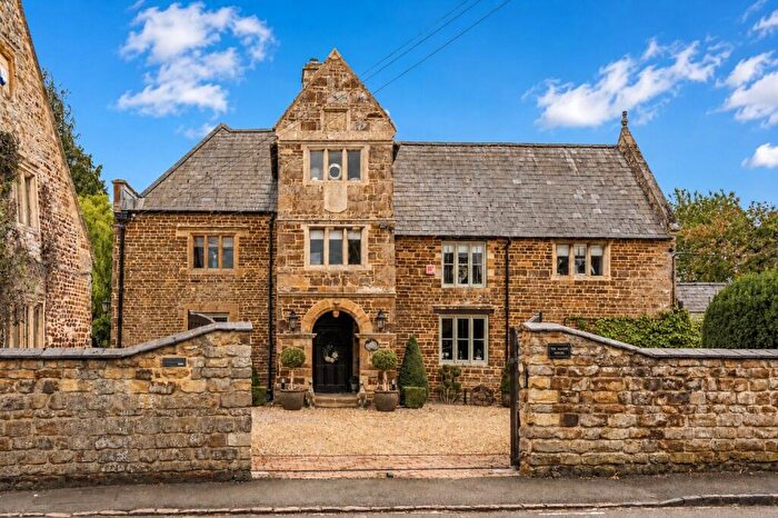 6 Bedroom Detached House For Sale In Orlingbury Road, Great Harrowden, Northamptonshire, NN9