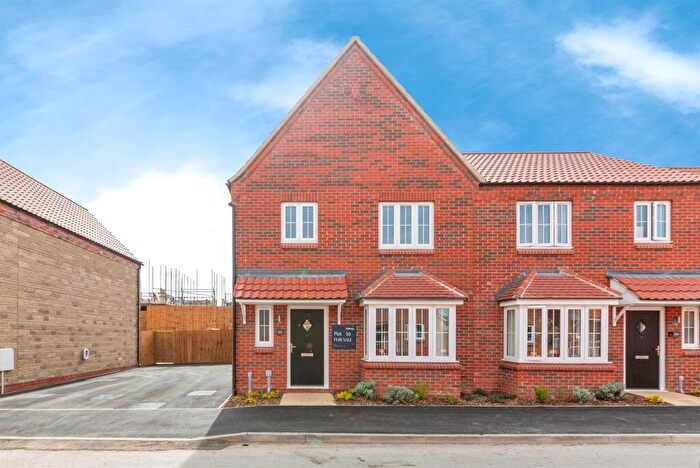 3 Bedroom Semi-Detached House For Sale In Wilsford Lane, Ancaster, Grantham, NG32