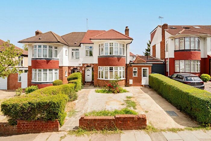 3 Bedroom Property To Rent In Fernside Avenue, Mill Hill, NW7
