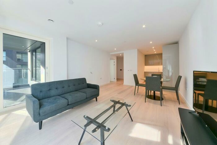 1 Bedroom Flat To Rent In Hurlock Heights, Elephant, Deacon Street, Elephant And Castle, London, SE17