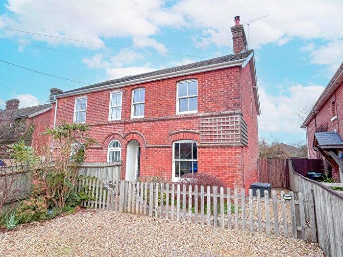 3 Bedroom Semi Detached House For Sale In Tattenham Road, Brockenhurst, SO42