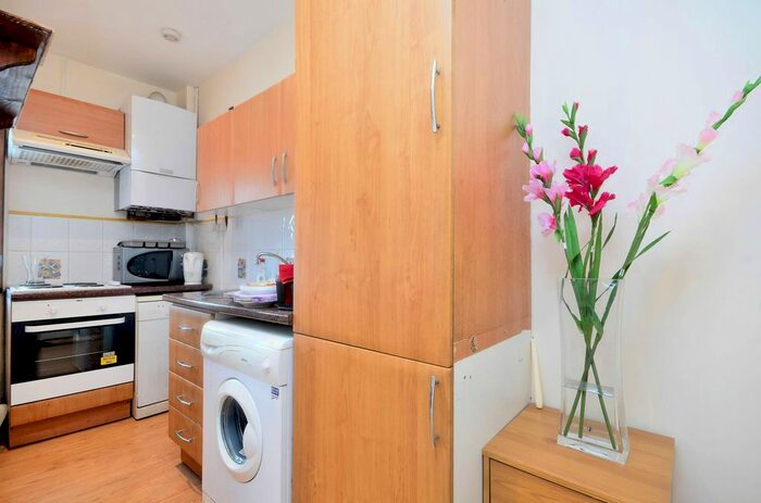 Maisonette To Rent In Harrowby Street, Marylebone, London, W1H