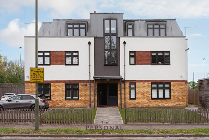 2 Bedroom Flat To Rent In Fillys Court, Longmead Road, KT19