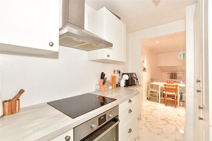 2 Bedroom End Terrace House For Sale In Middle Wall, Whitstable, Kent, CT5