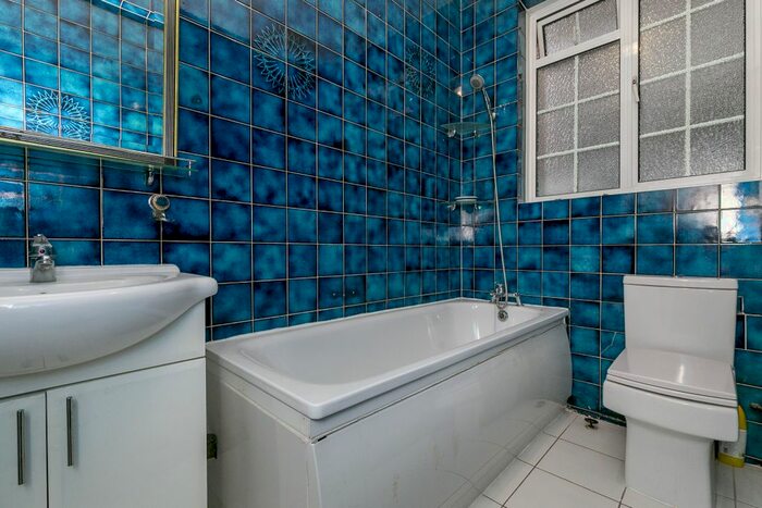 1 Bedroom Flat To Rent In Kensington High Street, London, W14
