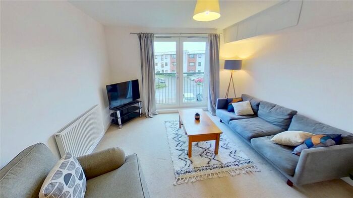 2 Bedroom Flat To Rent In New Mart Square, Edinburgh, EH14