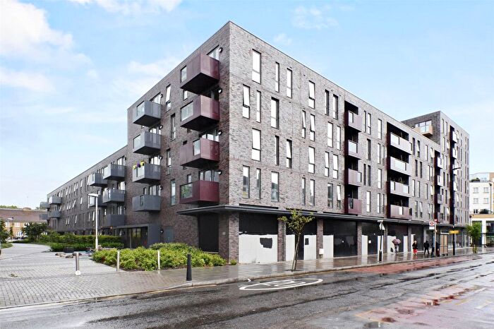 1 Bedroom Flat To Rent In Hierro Court, Bermuda Way, London, E1