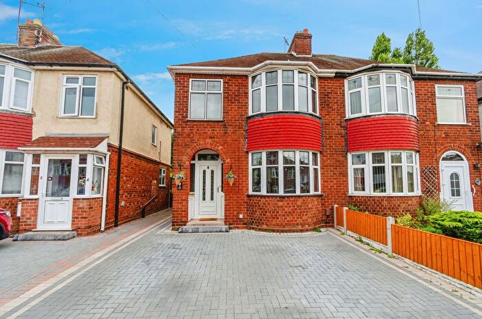 3 Bedroom Semi-Detached House For Sale In Wrexham Avenue, Walsall, West Midlands, WS2