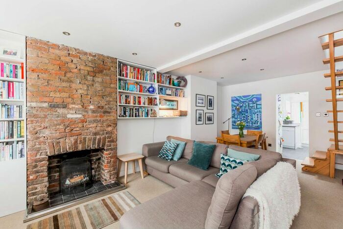 2 Bedroom Property To Rent In Tennyson Road, Stratford, London, E15